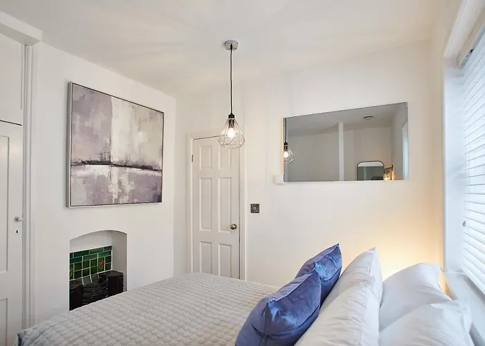 Host & Stay - Clinker Cottage